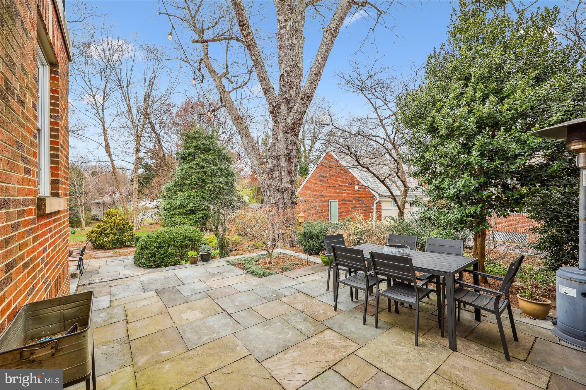 9014 Fairview Rd