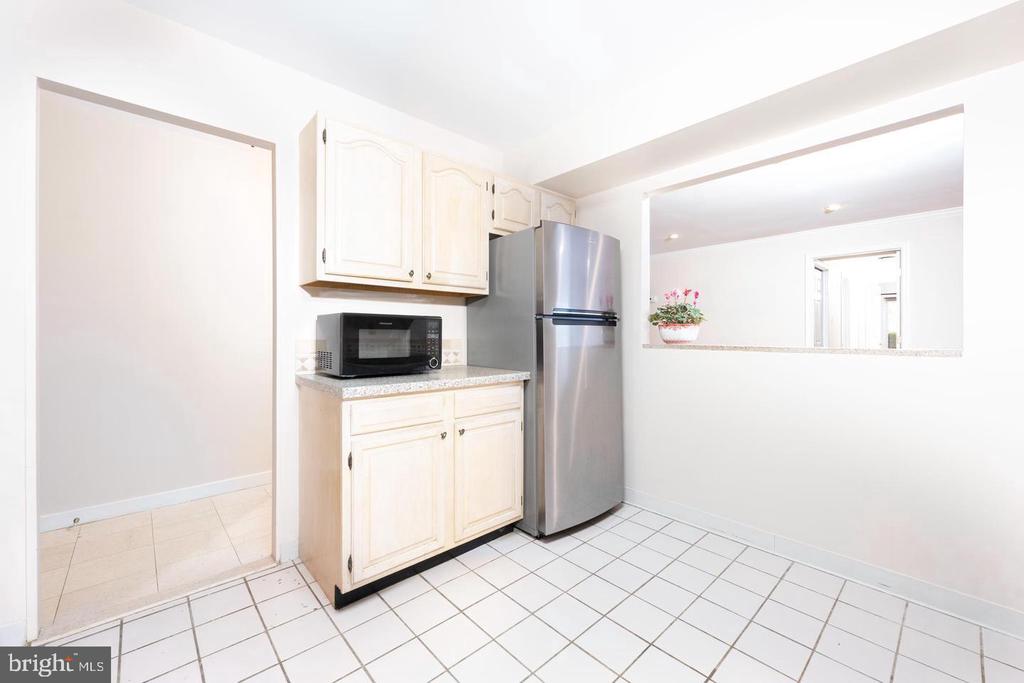 5817 EDSON LN