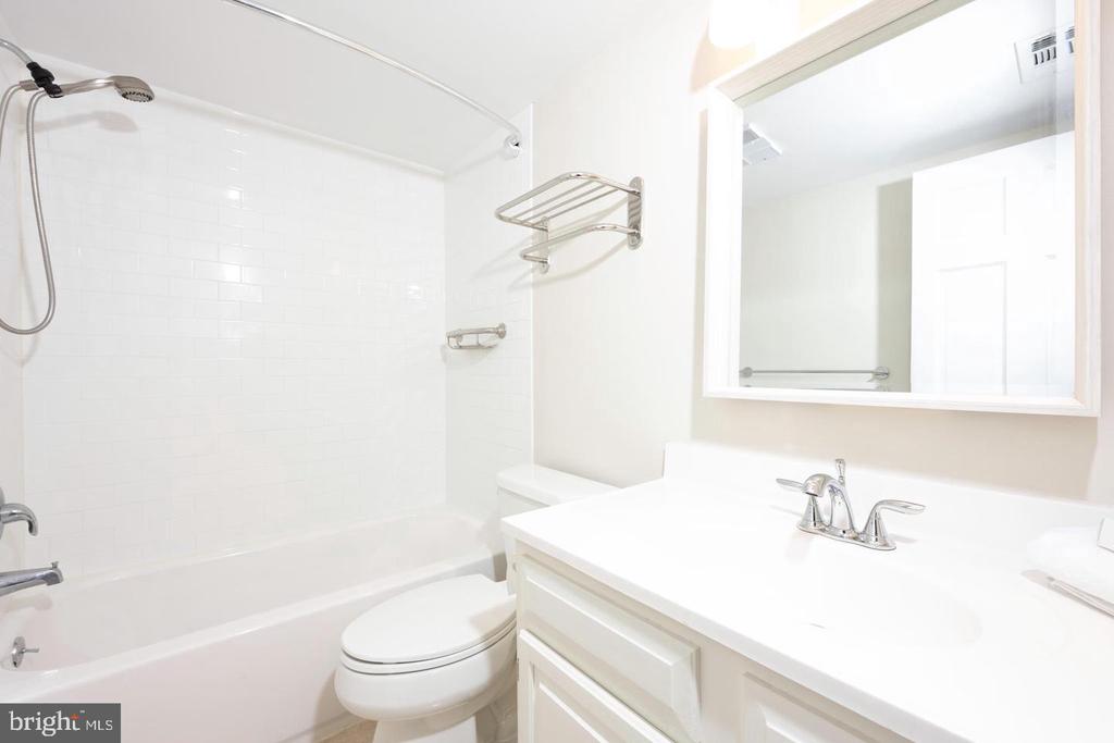 5817 EDSON LN