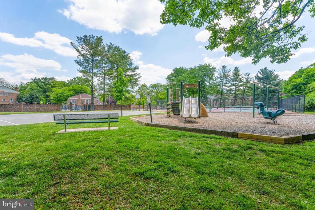 5817 EDSON LN