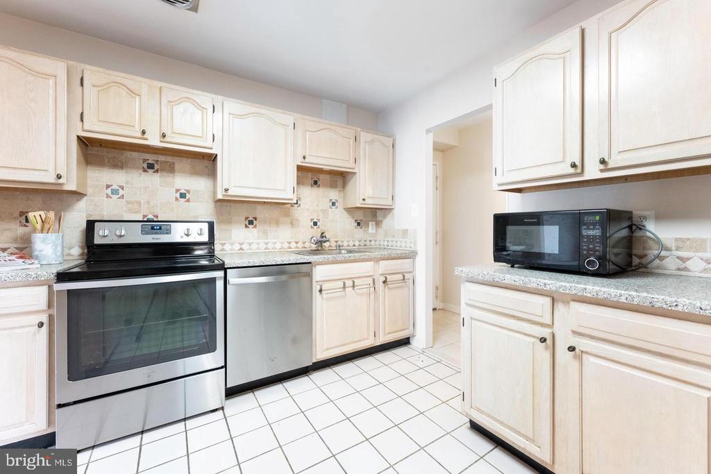 5817 EDSON LN