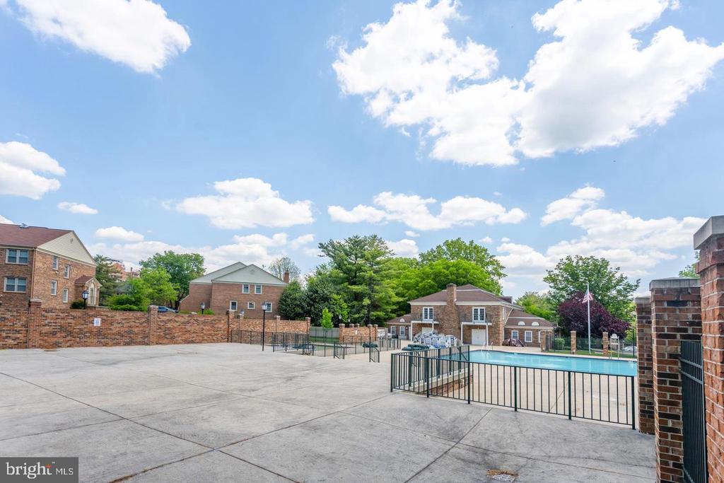 5817 EDSON LN