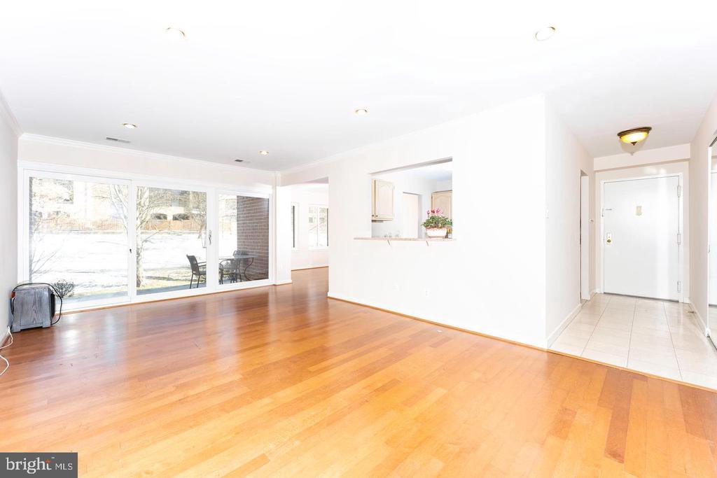5817 EDSON LN