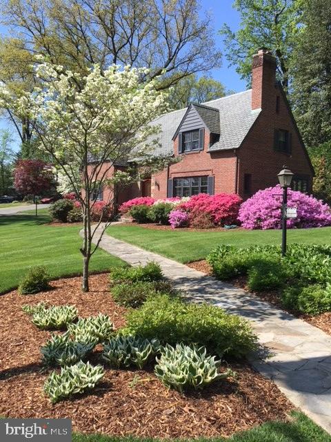 1200 Highland Dr