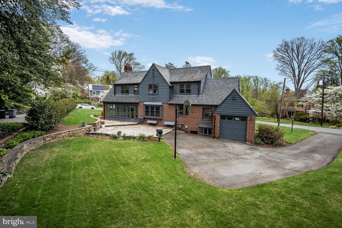 1200 Highland Dr