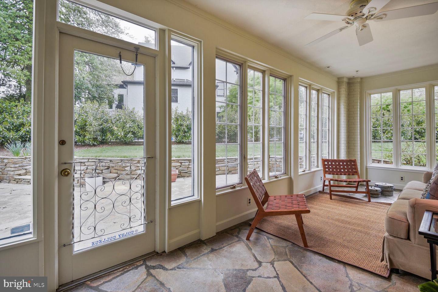 1200 Highland Dr