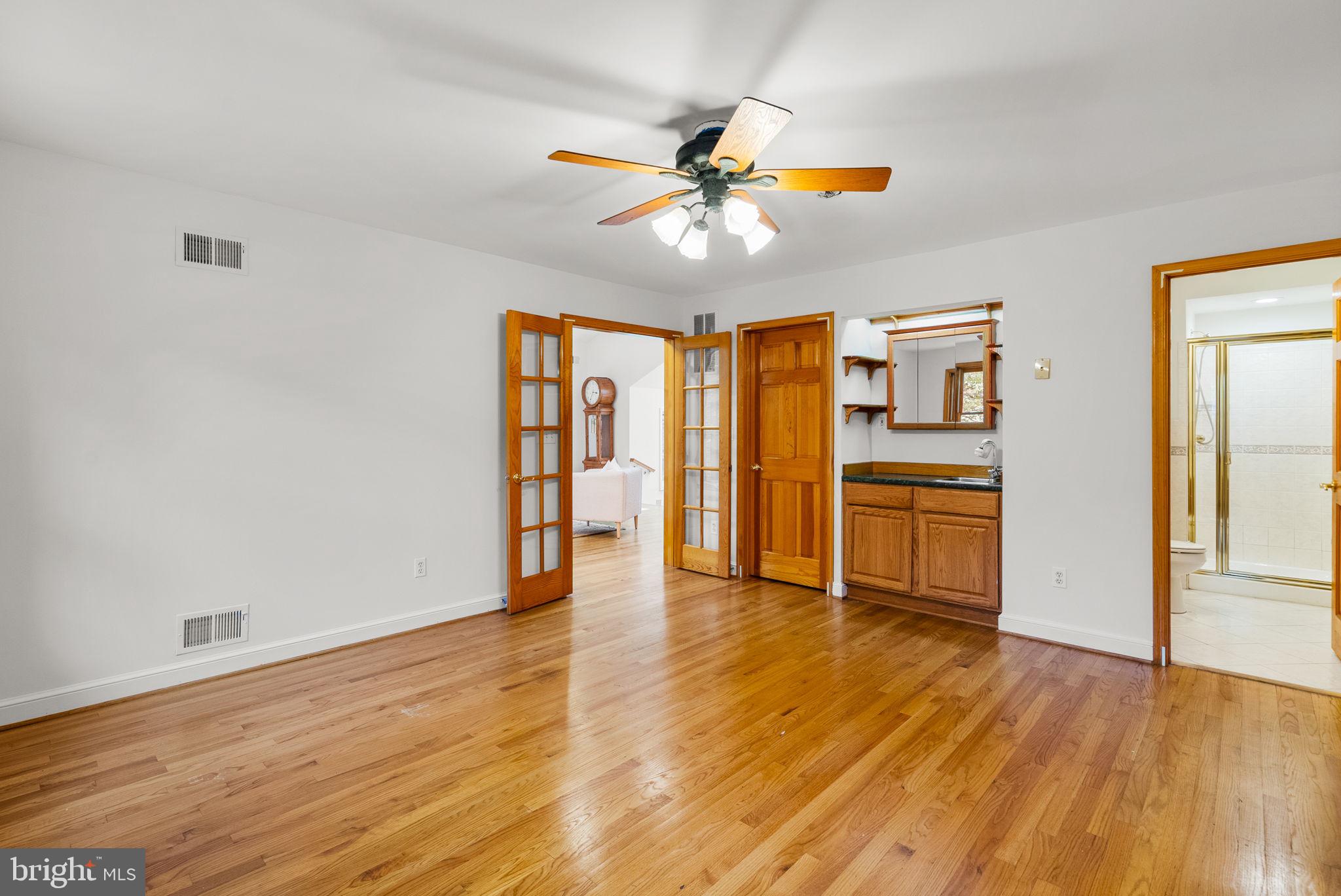 2816 Linden Ln