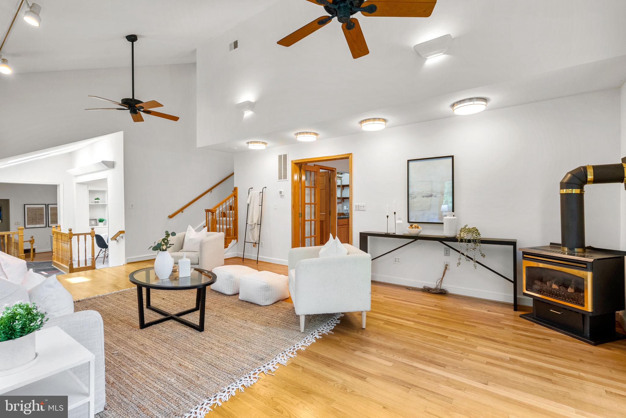 2816 Linden Ln