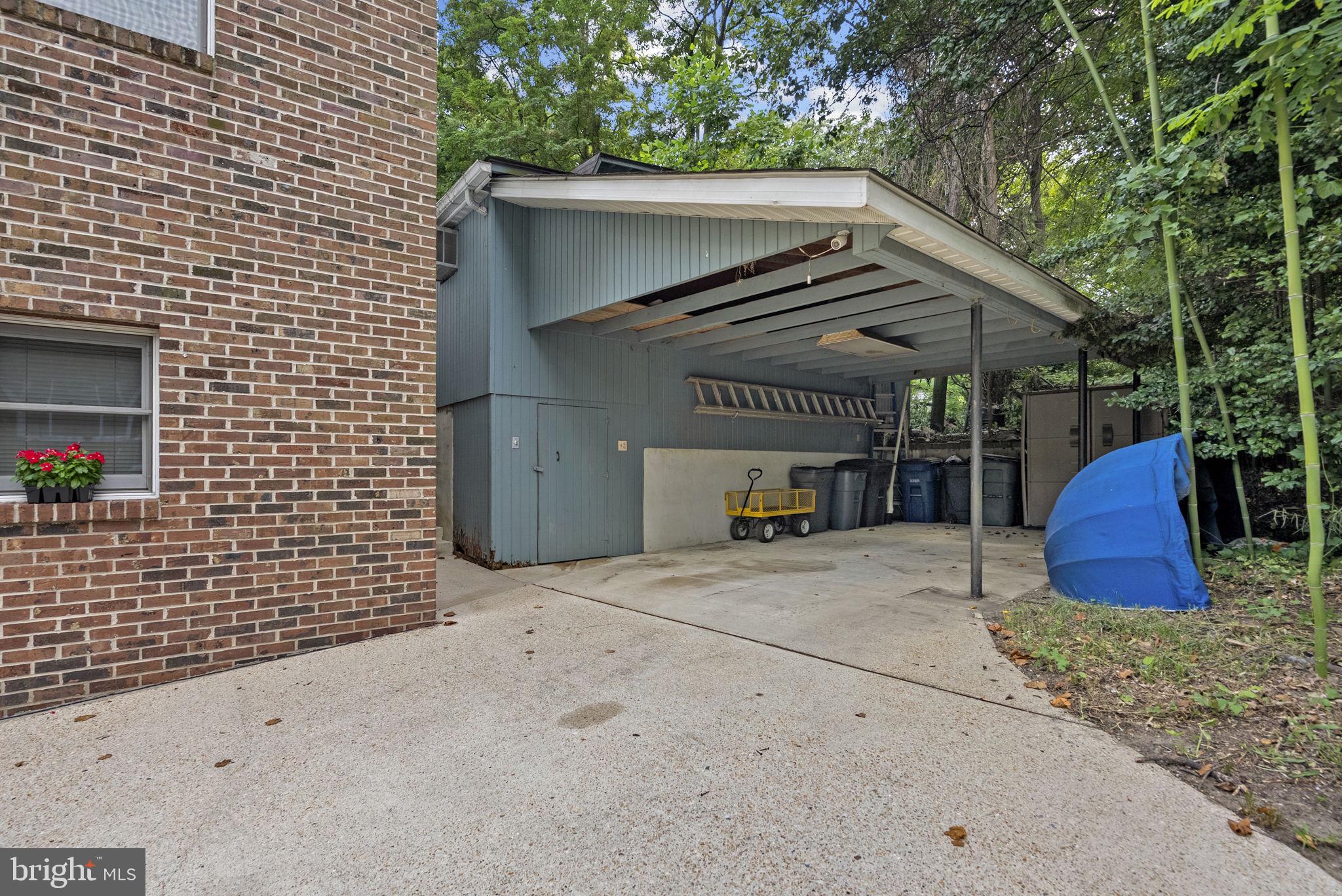 2816 Linden Ln