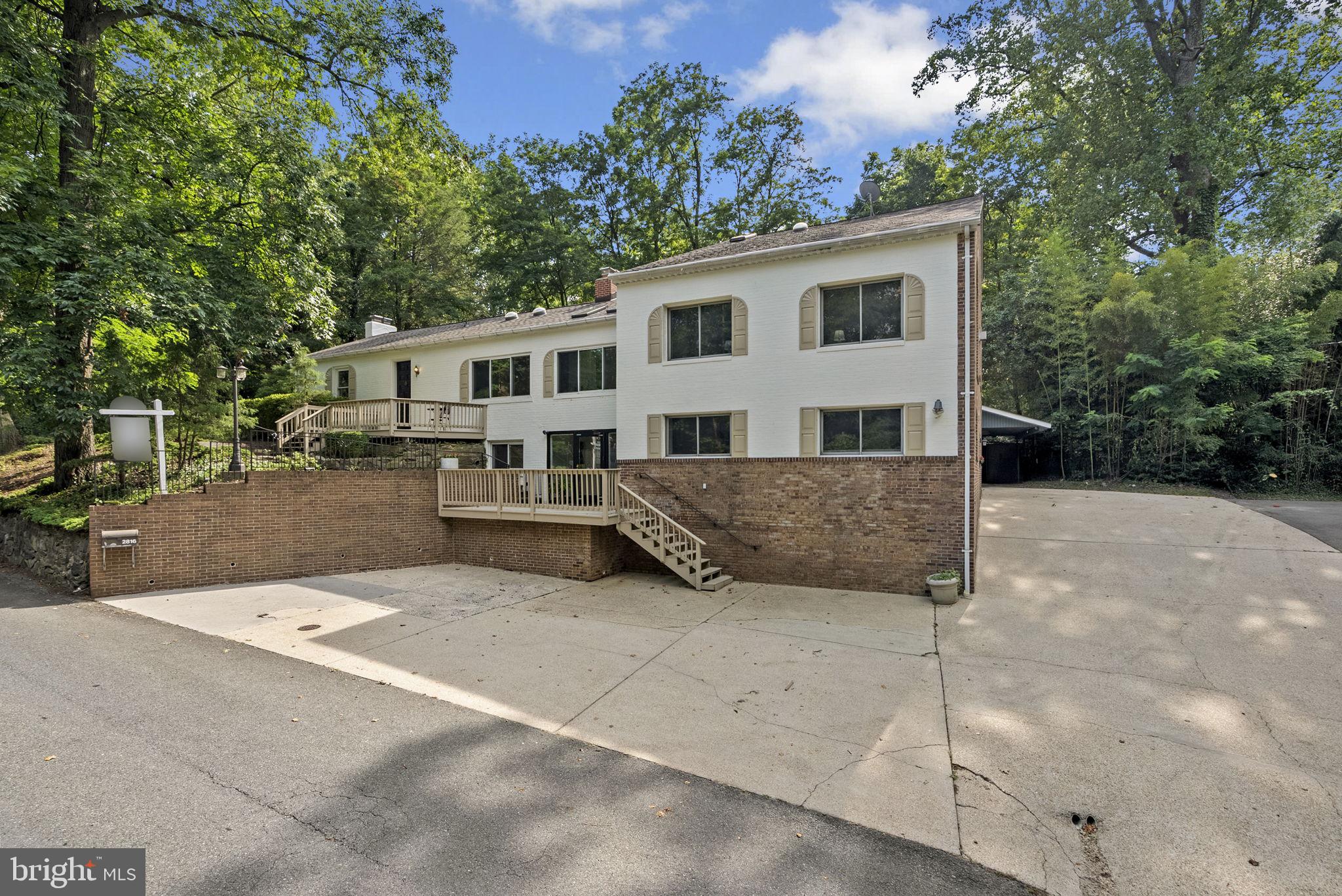 2816 Linden Ln