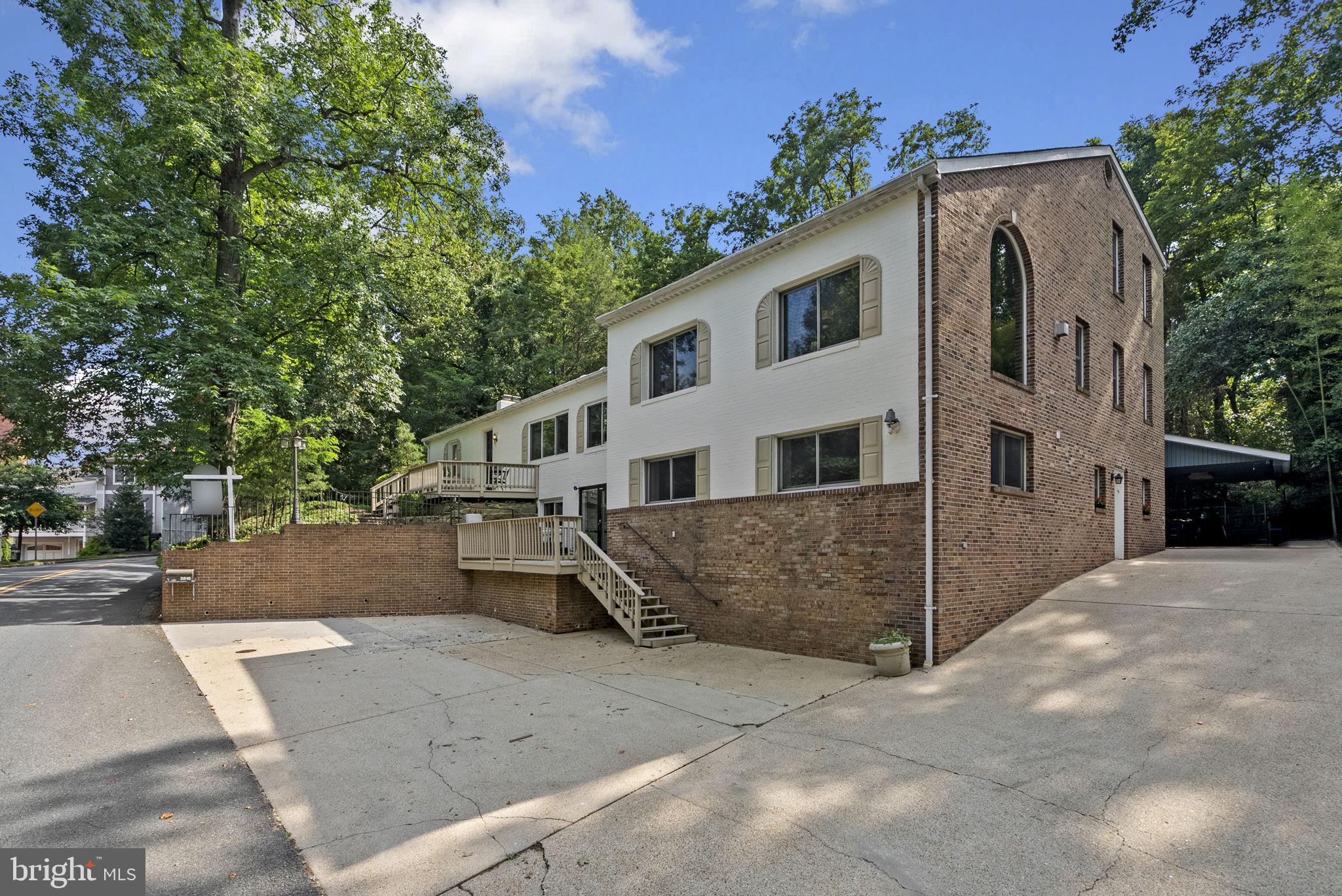 2816 Linden Ln