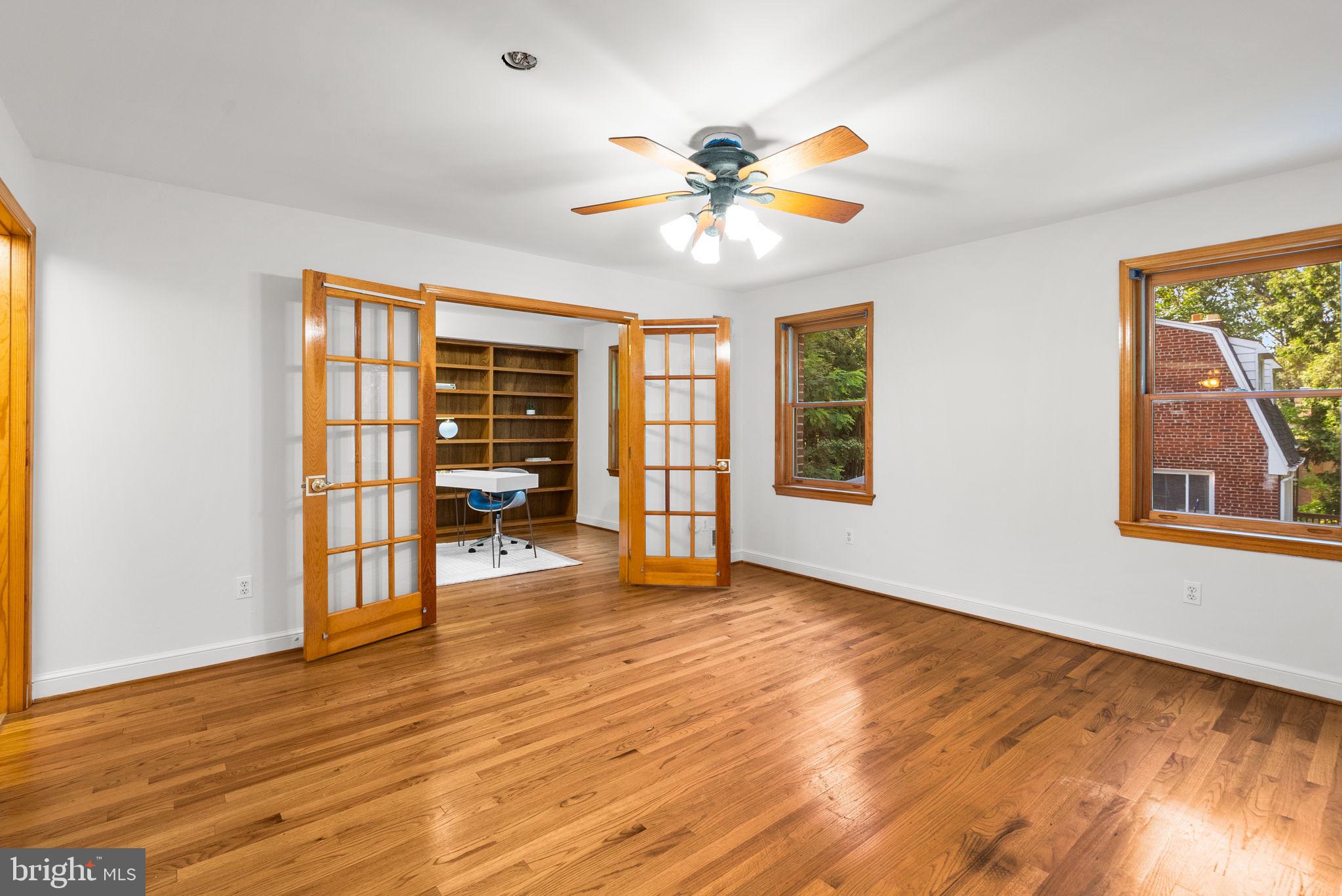 2816 Linden Ln