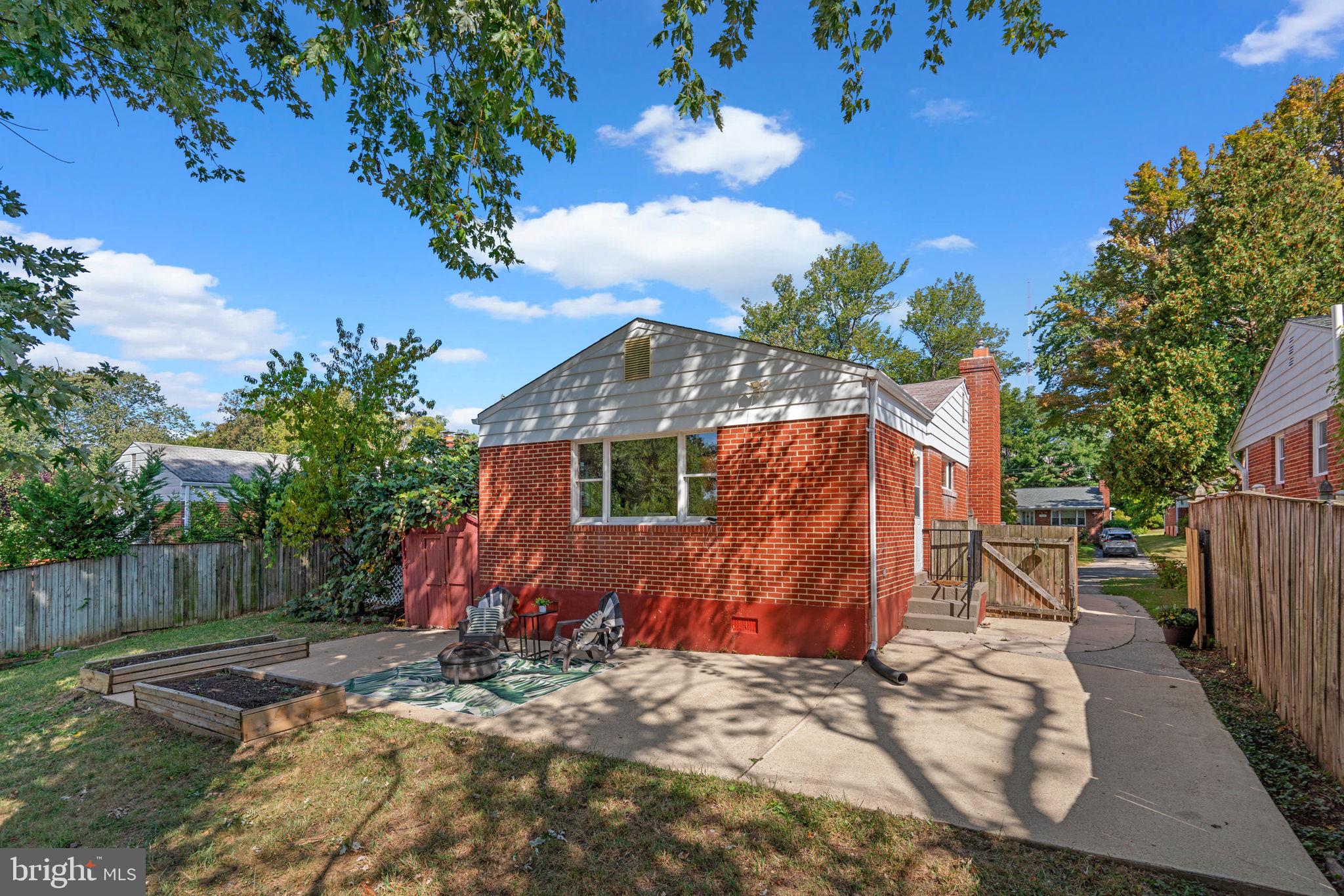 2104 REEDIE DRIVE