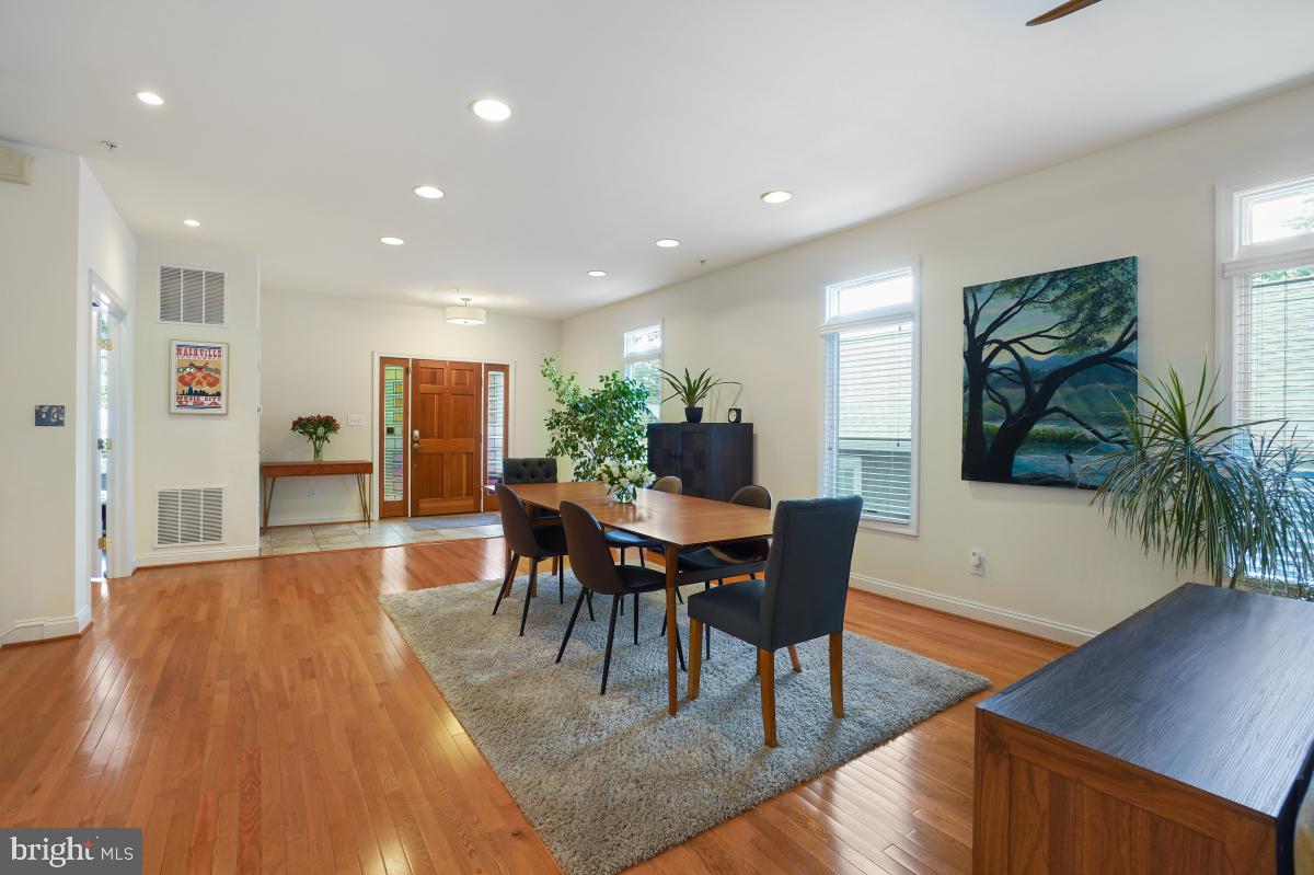 412 SILVER SPRING AVENUE