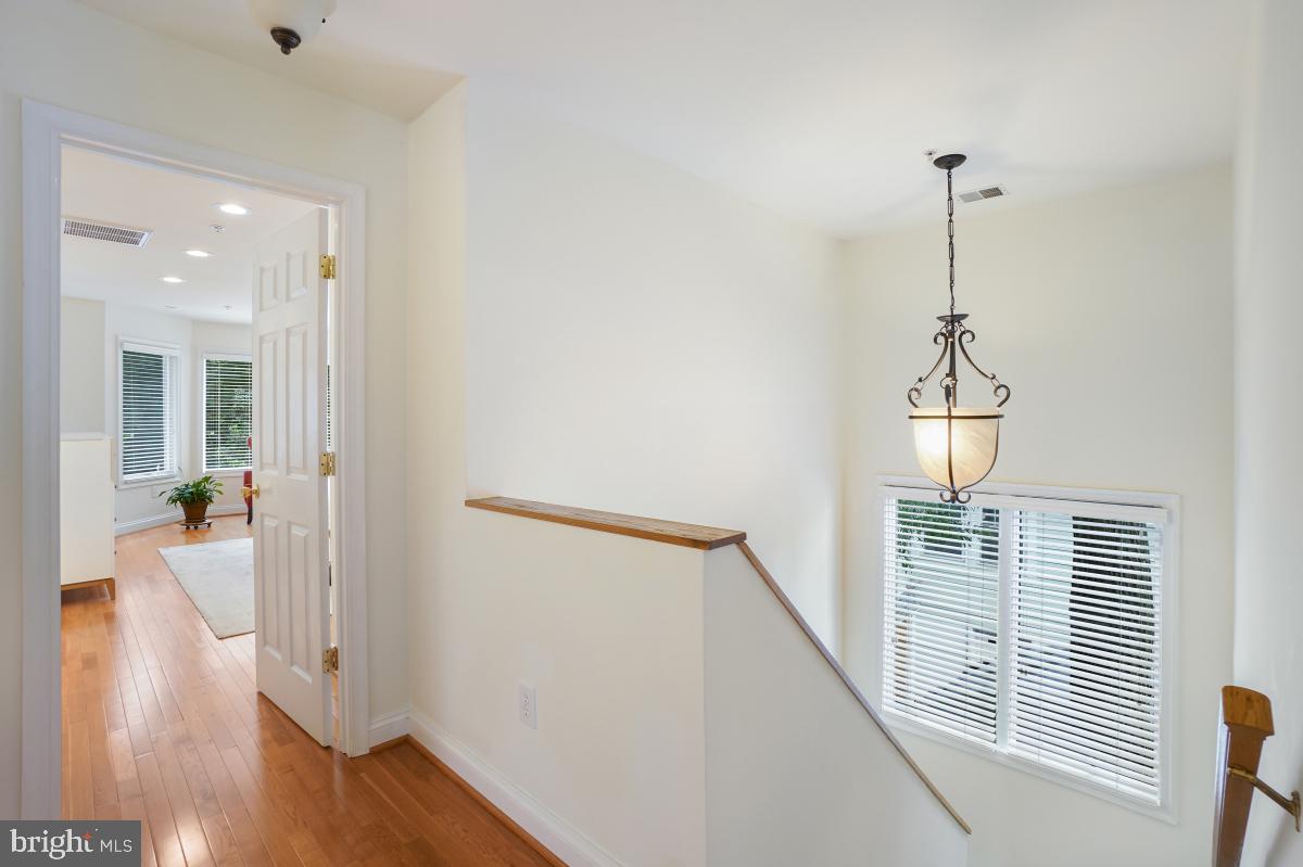 412 SILVER SPRING AVENUE