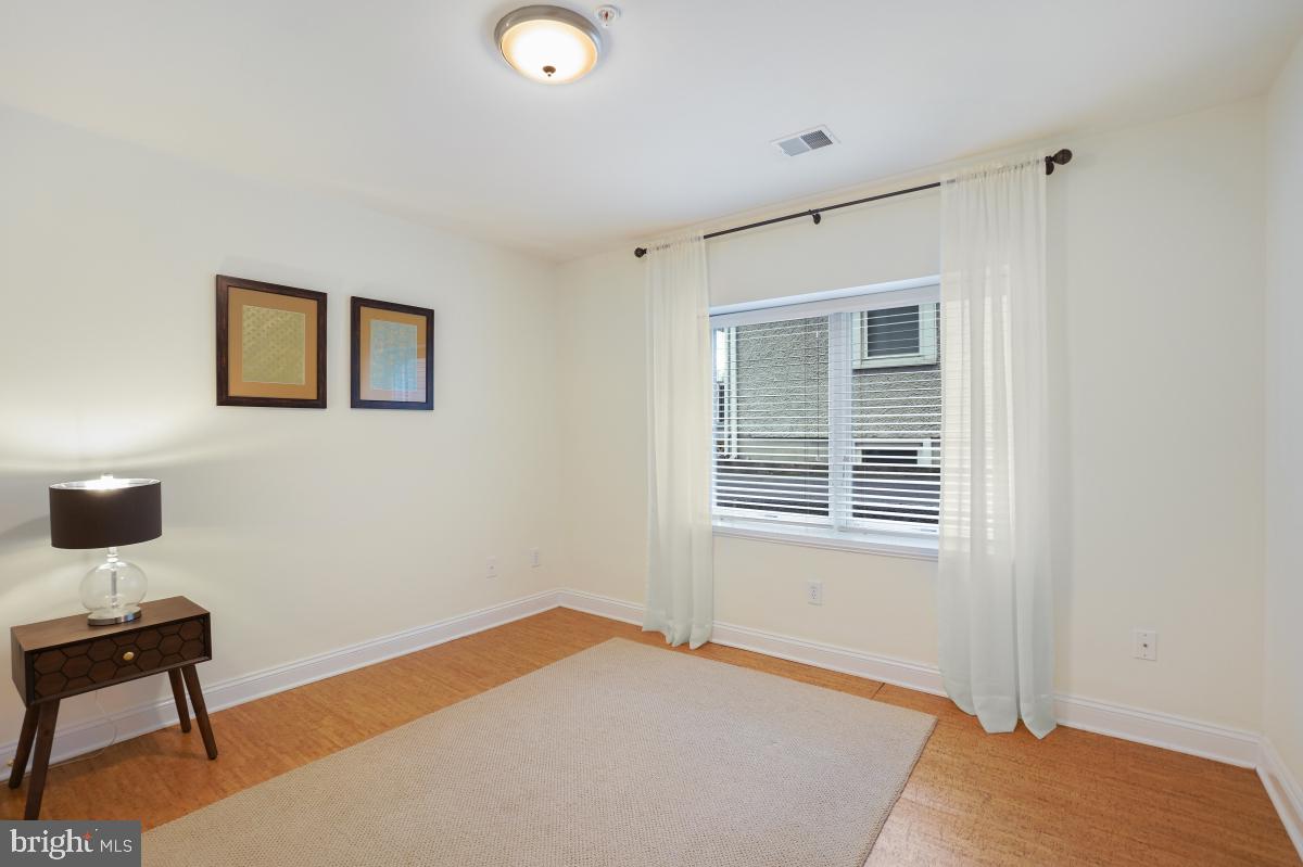 412 SILVER SPRING AVENUE