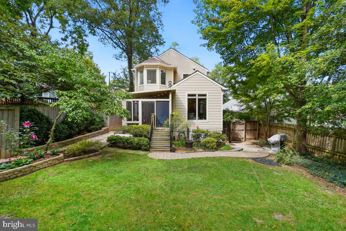 412 SILVER SPRING AVENUE