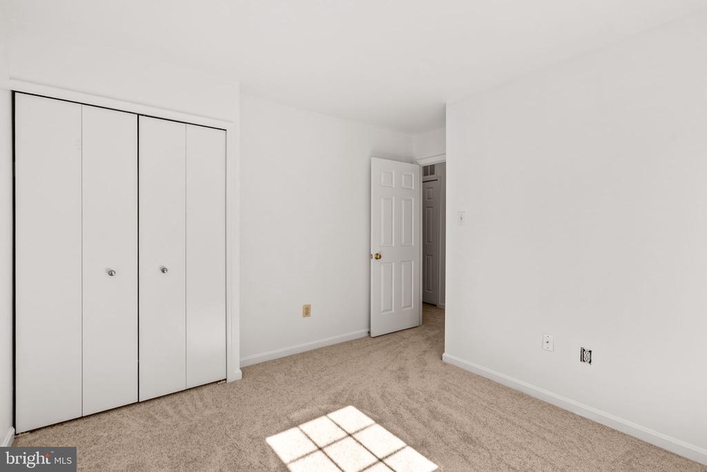 15 ALLENHURST COURT