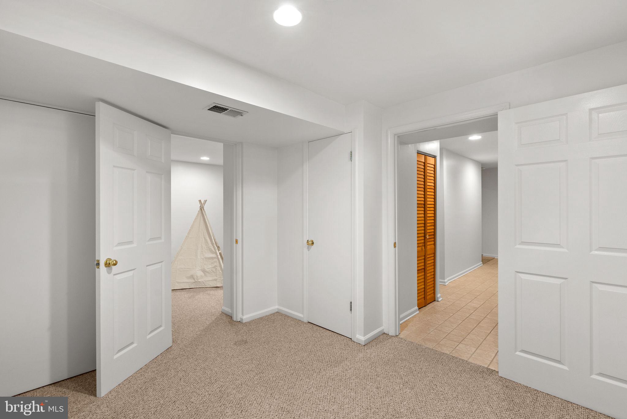 15 ALLENHURST COURT