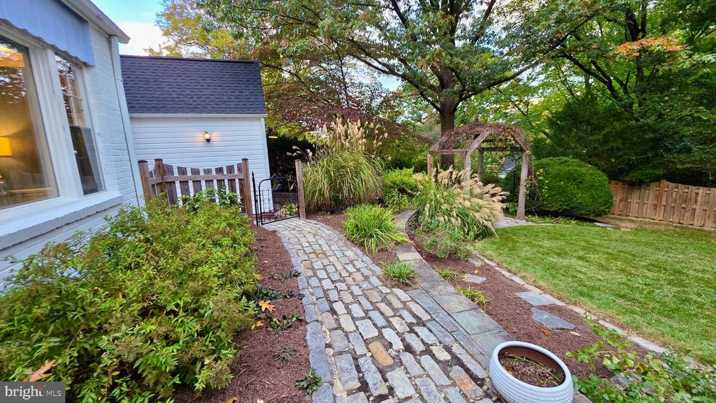 10309 RIDGEMOOR DRIVE