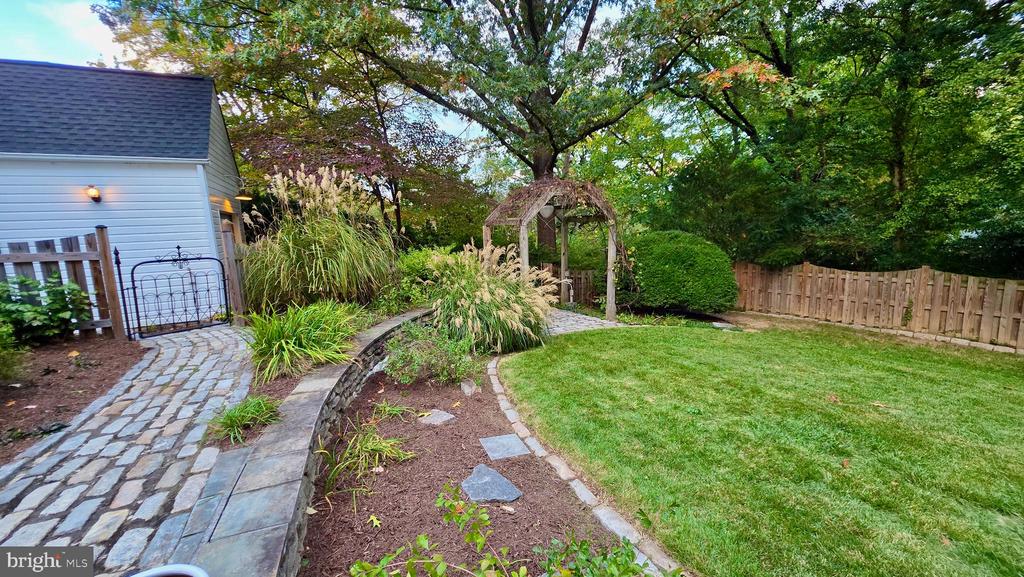 10309 RIDGEMOOR DRIVE