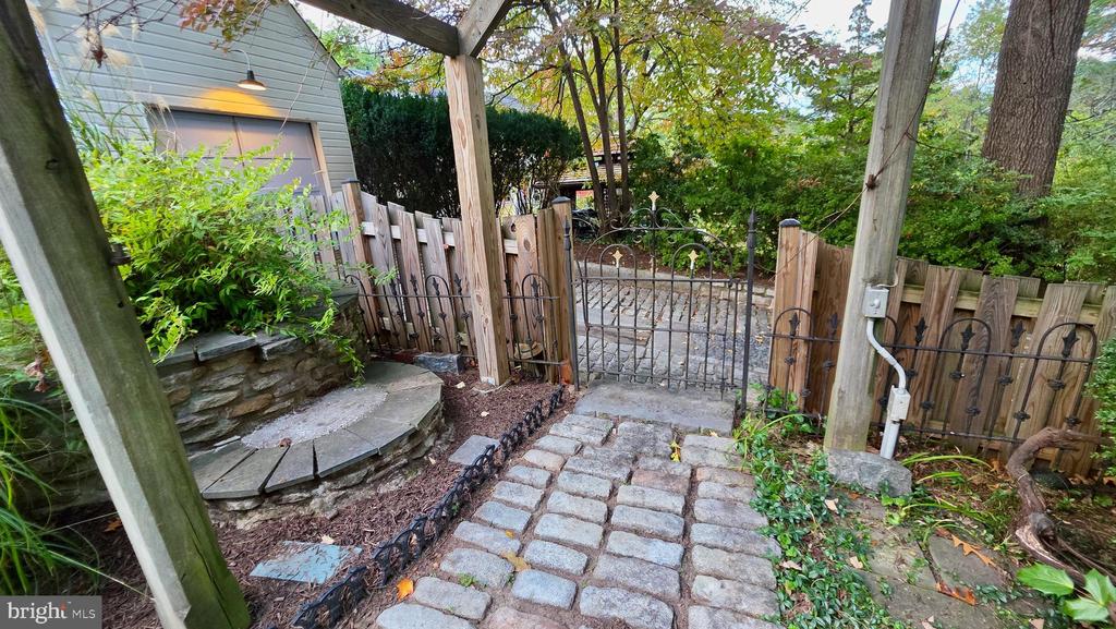 10309 RIDGEMOOR DRIVE