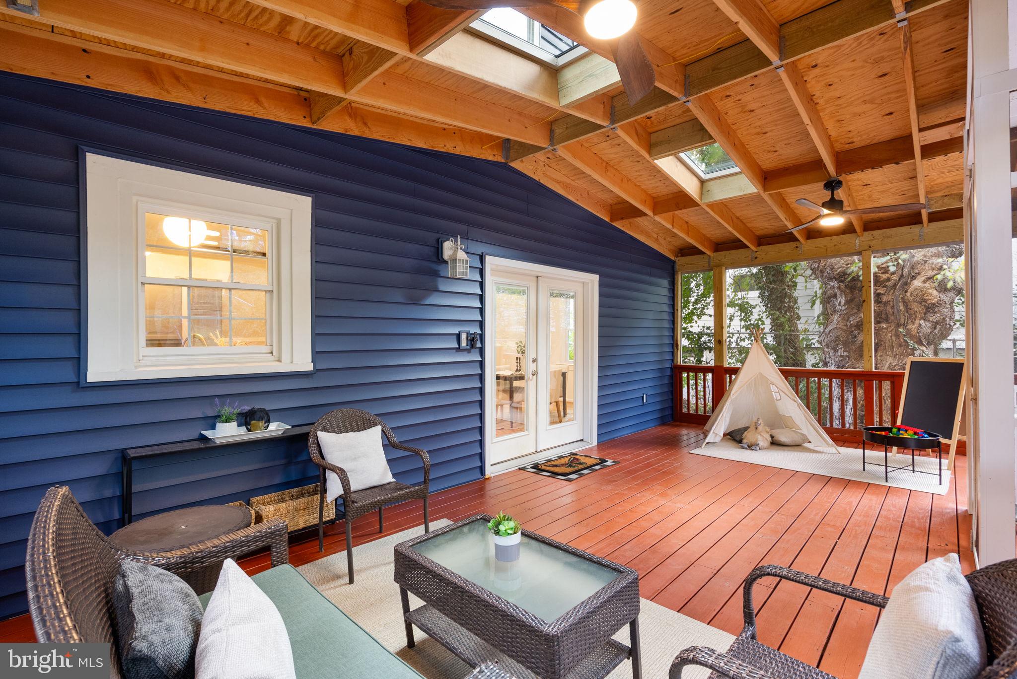 725 SILVER SPRING AVENUE