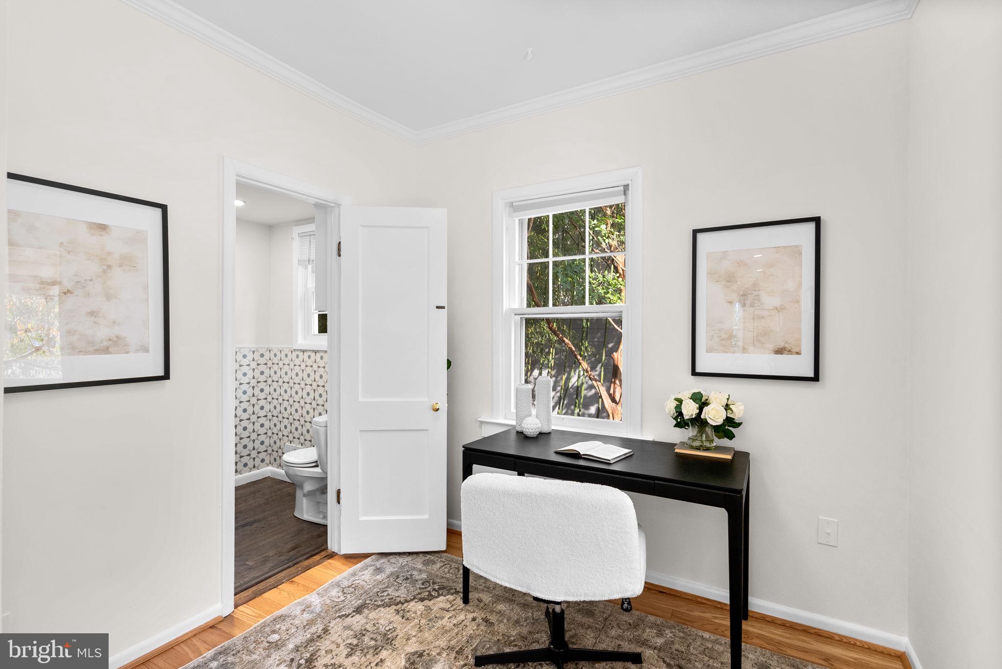 725 SILVER SPRING AVENUE