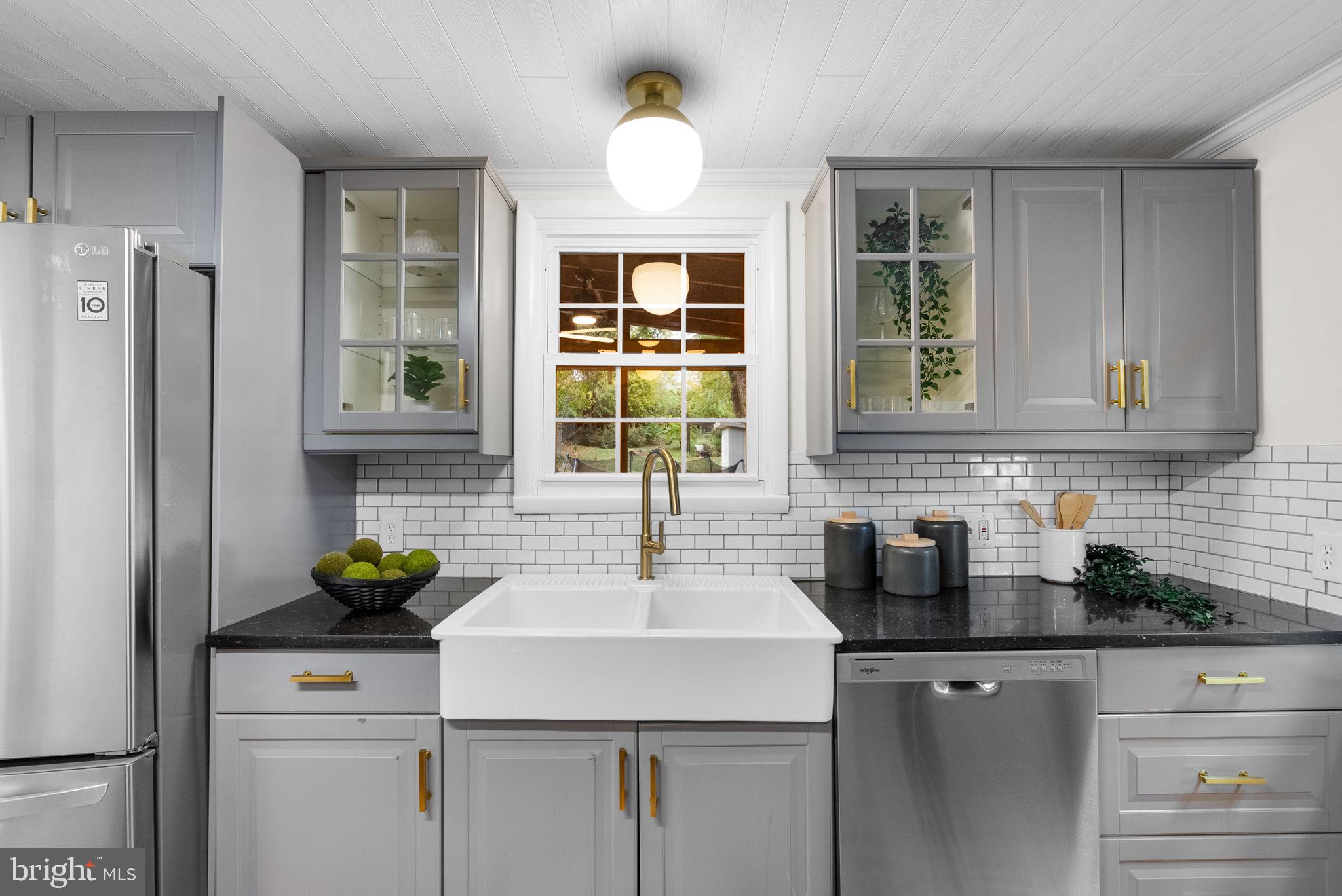 725 SILVER SPRING AVENUE