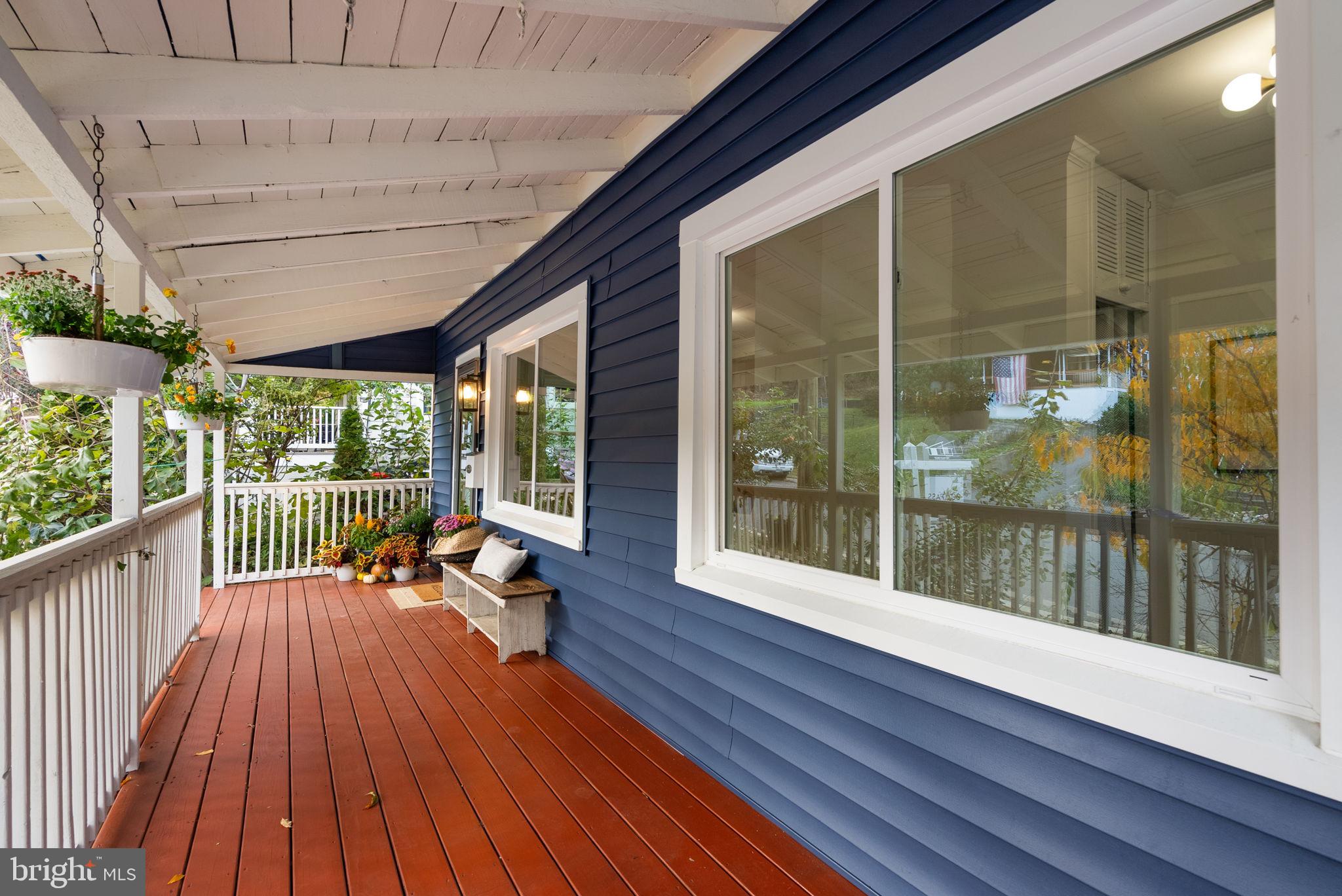 725 SILVER SPRING AVENUE