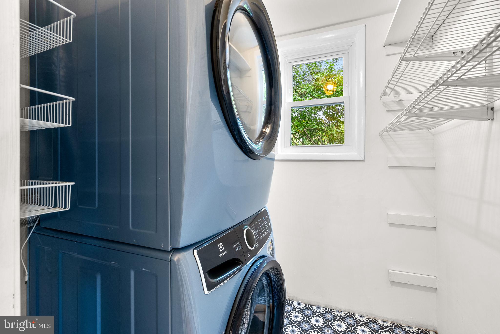 725 SILVER SPRING AVENUE