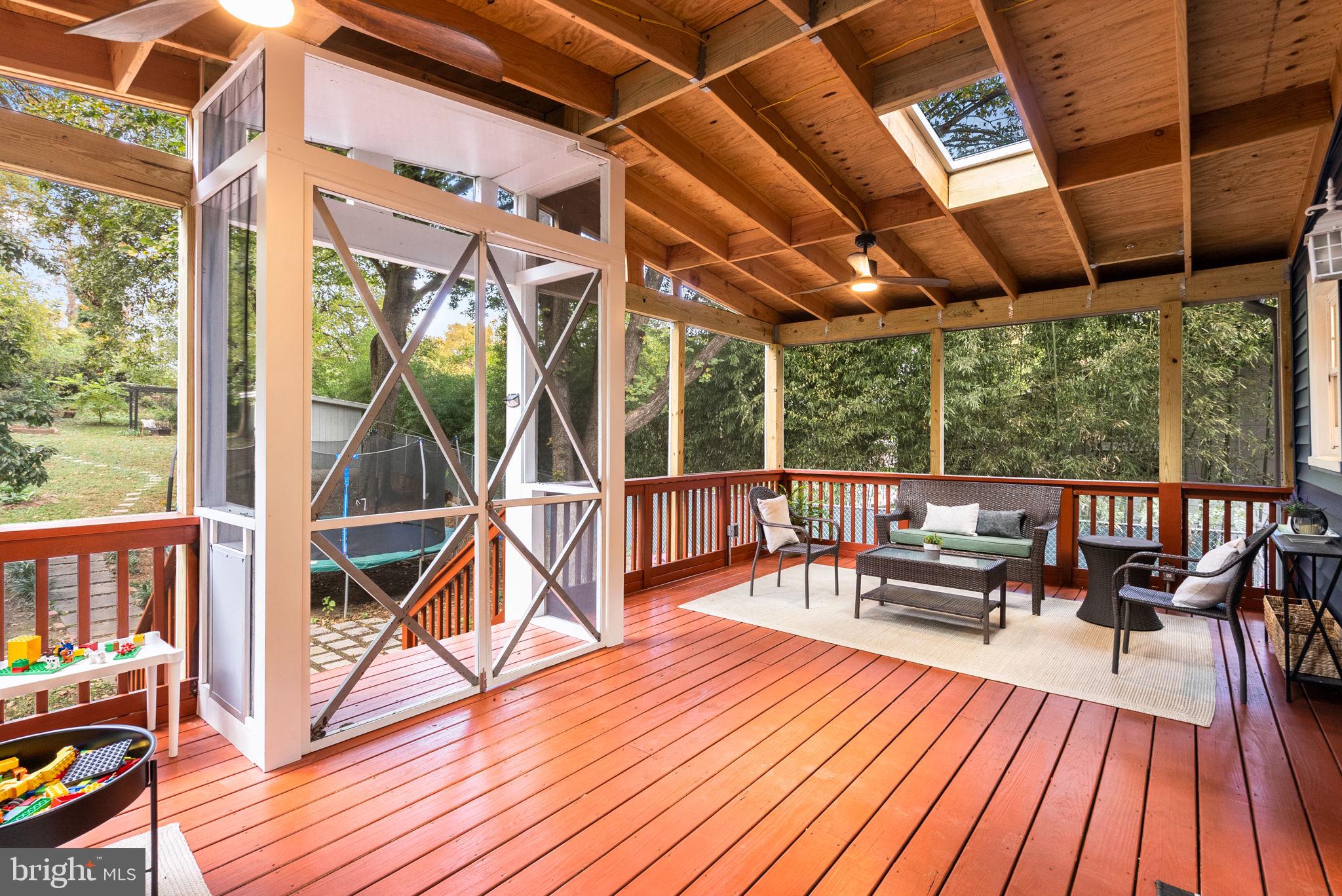 725 SILVER SPRING AVENUE