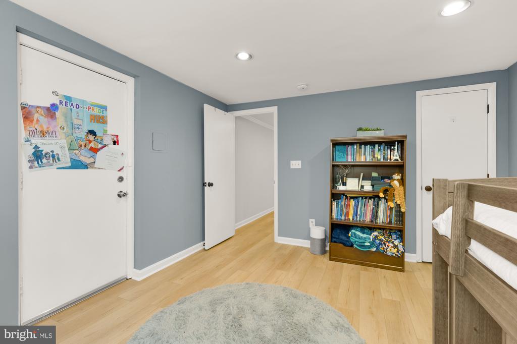 2611 ROSS ROAD