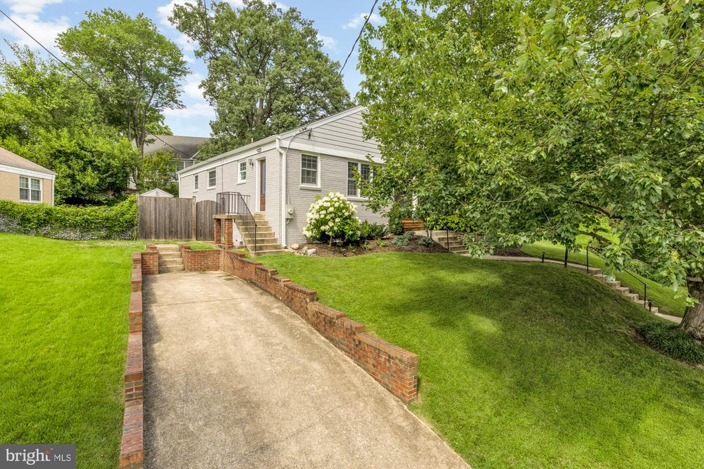 2611 ROSS ROAD