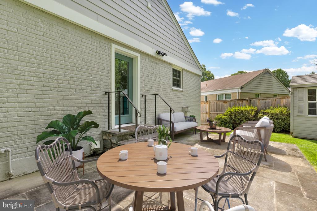 2611 ROSS ROAD