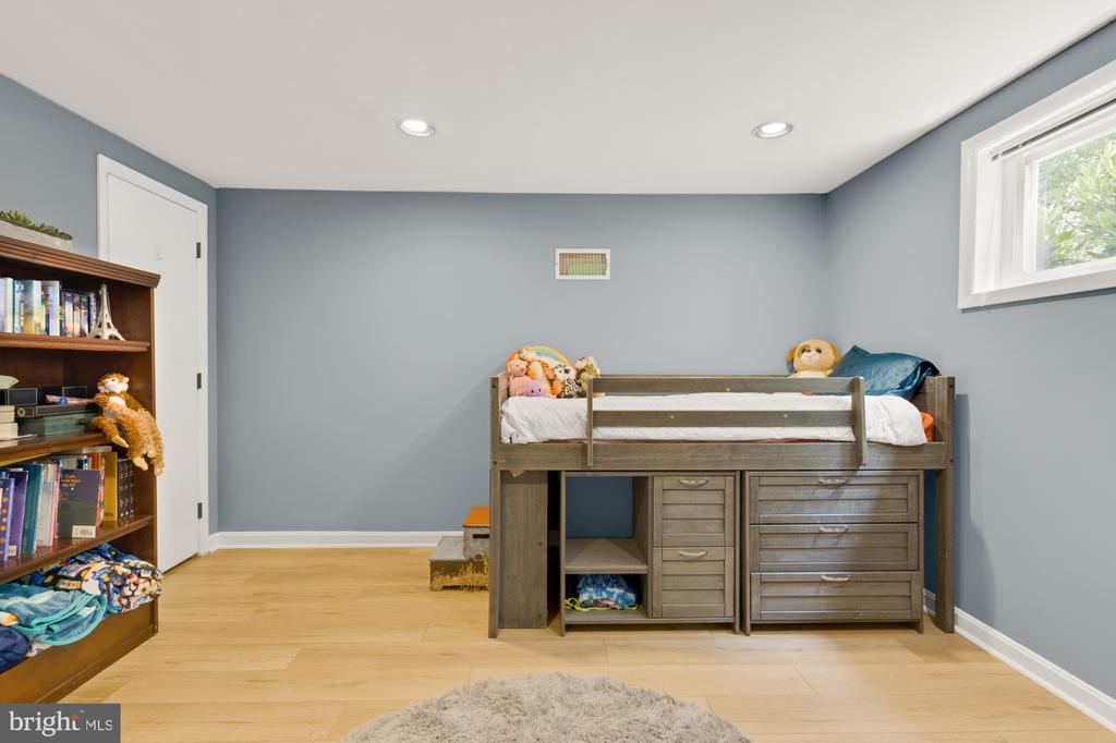 2611 ROSS ROAD