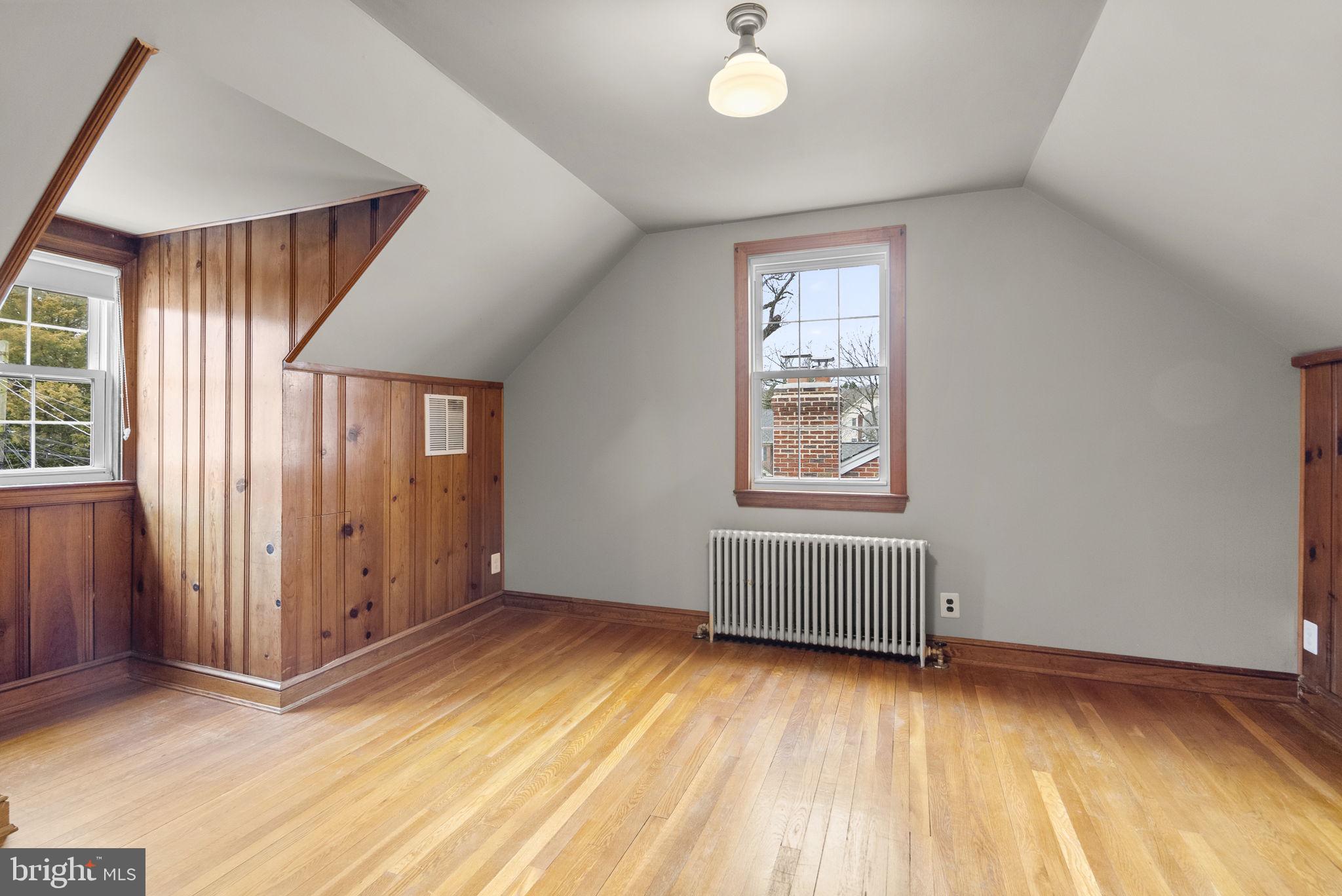 709 WOODSIDE PARKWAY
