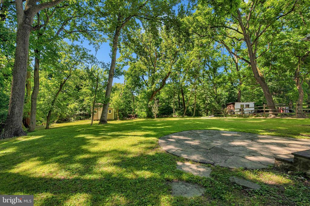 2418 FOREST GLEN ROAD
