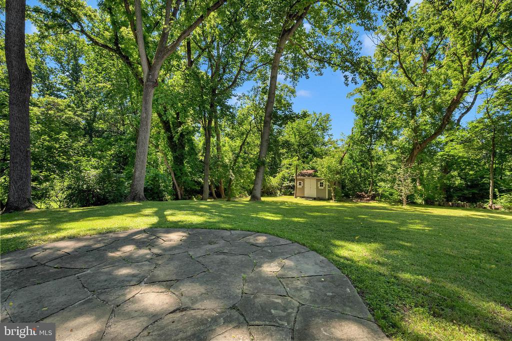 2418 FOREST GLEN ROAD