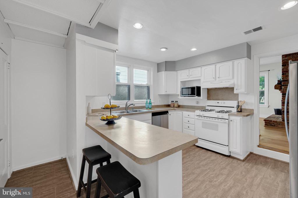 2418 FOREST GLEN ROAD
