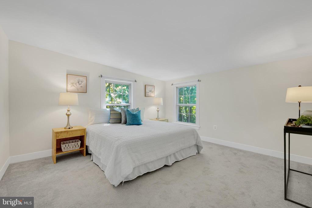 2418 FOREST GLEN ROAD