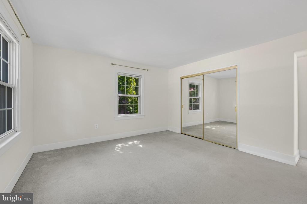 2418 FOREST GLEN ROAD