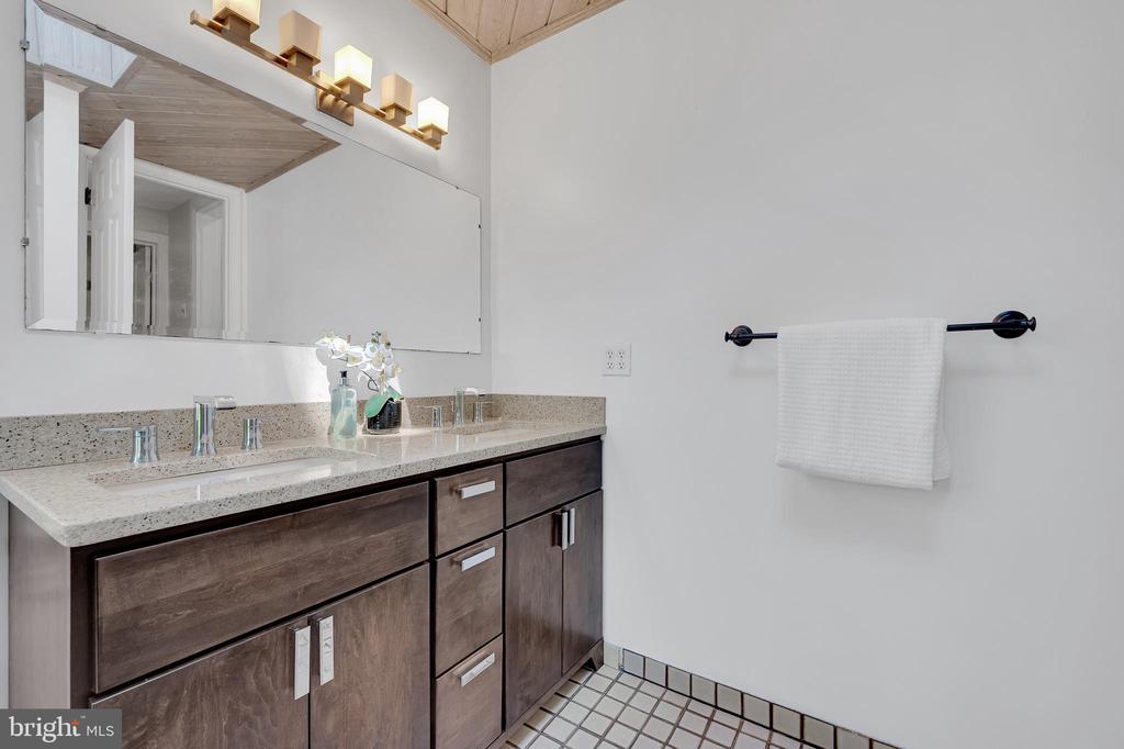 2418 FOREST GLEN ROAD