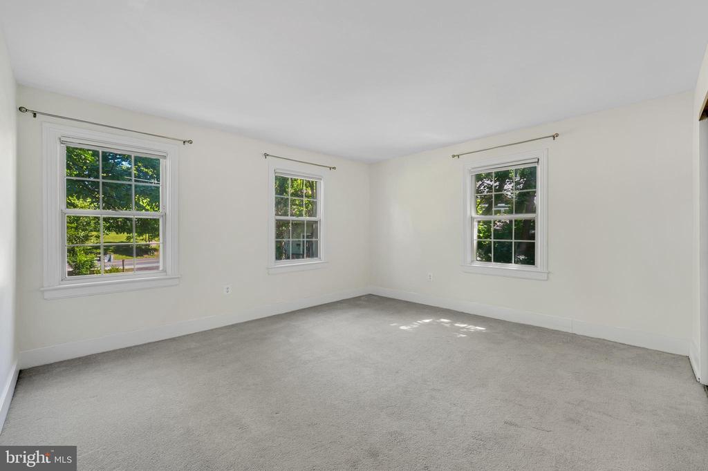 2418 FOREST GLEN ROAD