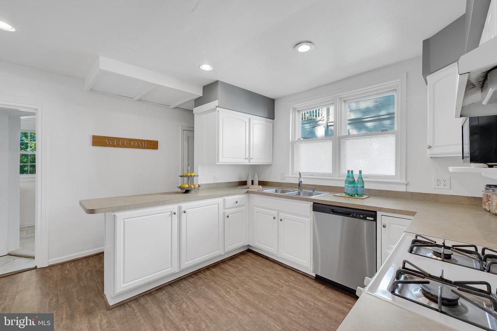 2418 FOREST GLEN ROAD