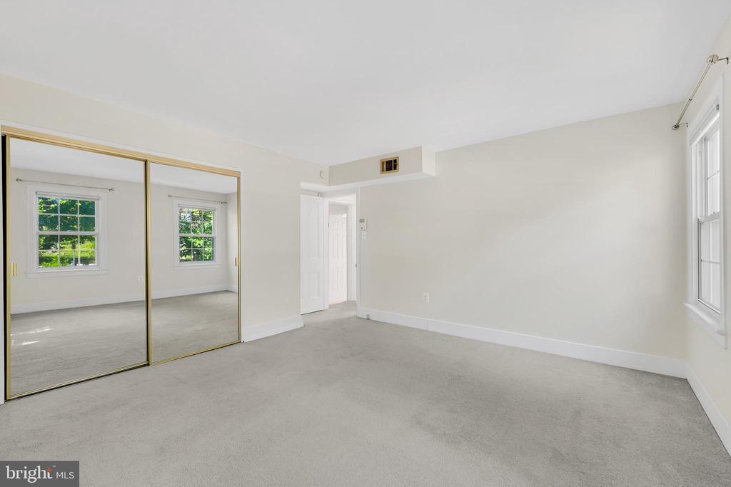 2418 FOREST GLEN ROAD