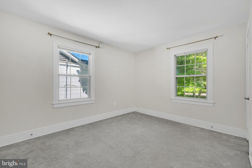 2418 FOREST GLEN ROAD