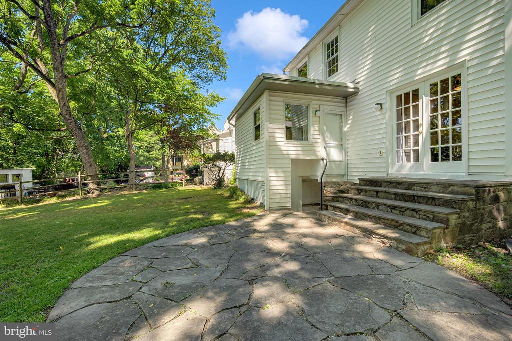 2418 FOREST GLEN ROAD