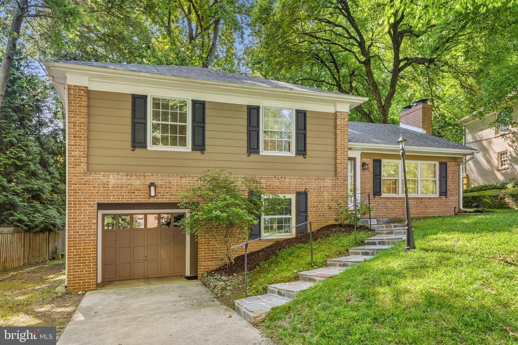 3406 GLENMOOR DRIVE