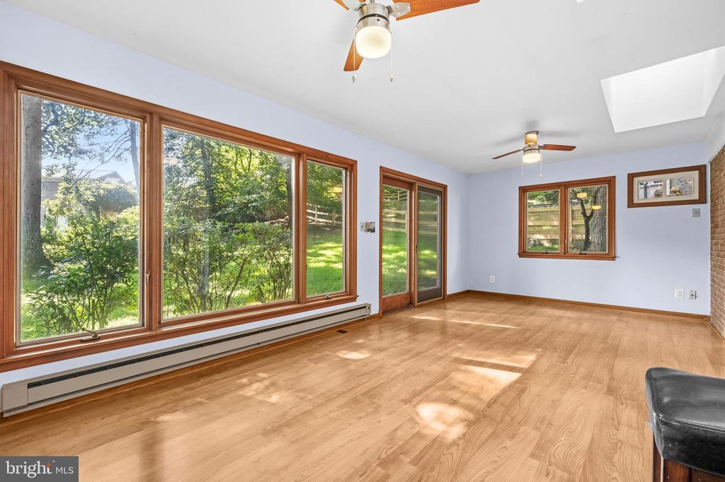 3406 GLENMOOR DRIVE